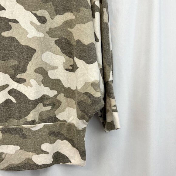 Andree 3/4 Dolman Sleeve Camouflage Top Cinched Waist Womens Size Small - Picture 4 of 9